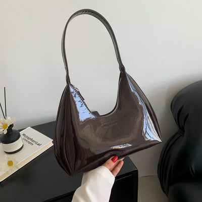 Emerald – Elegant burgundy shoulder bag with a patent finish