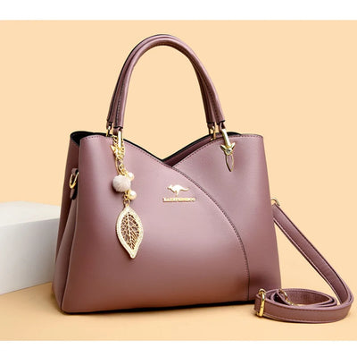 Oaklyn - Elegant black shoulder bag with fashionable pendants