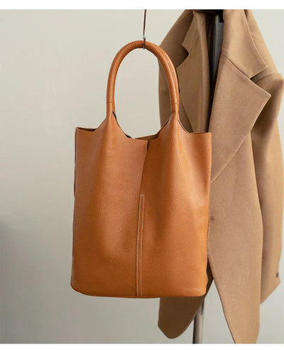 Mel – Luxurious light blue leather effect bucket bag