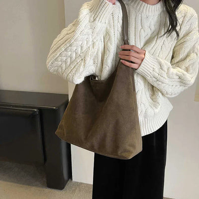 Emberlyn –Elegant, soft shoulder bag in a suede style