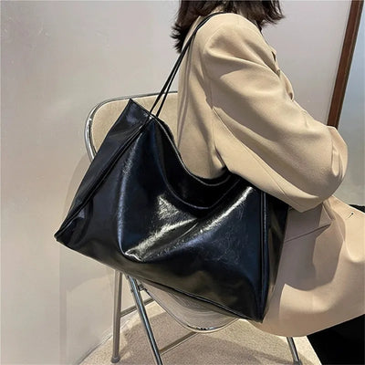 Capri™ - Elegant brown leather-effect tote bag