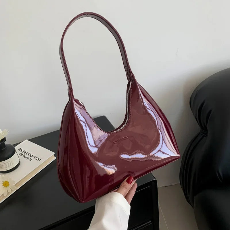 Emerald – Elegant burgundy shoulder bag with a patent finish