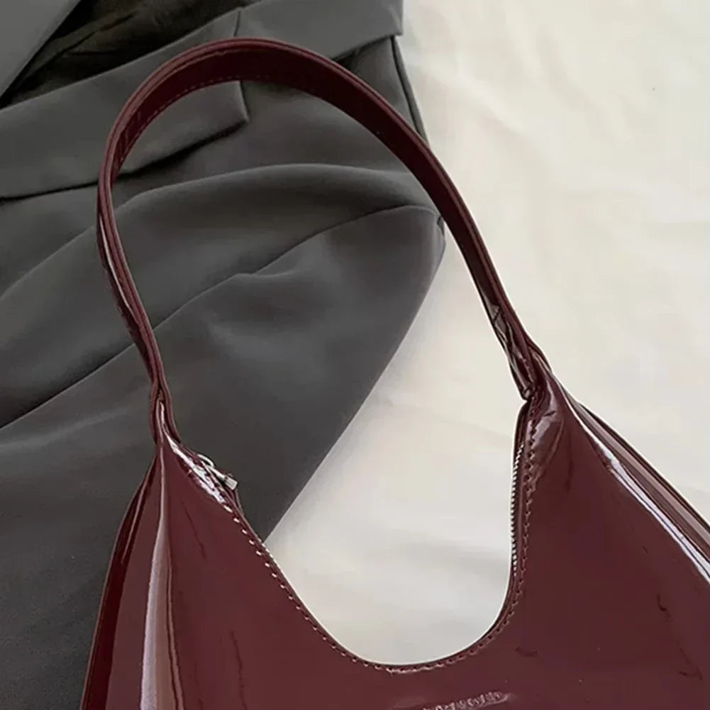 Emerald – Elegant burgundy shoulder bag with a patent finish