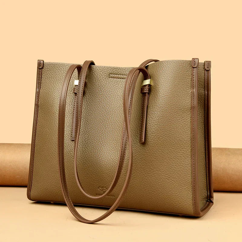 Rhea™ – A stylish everyday bag with a leather finish