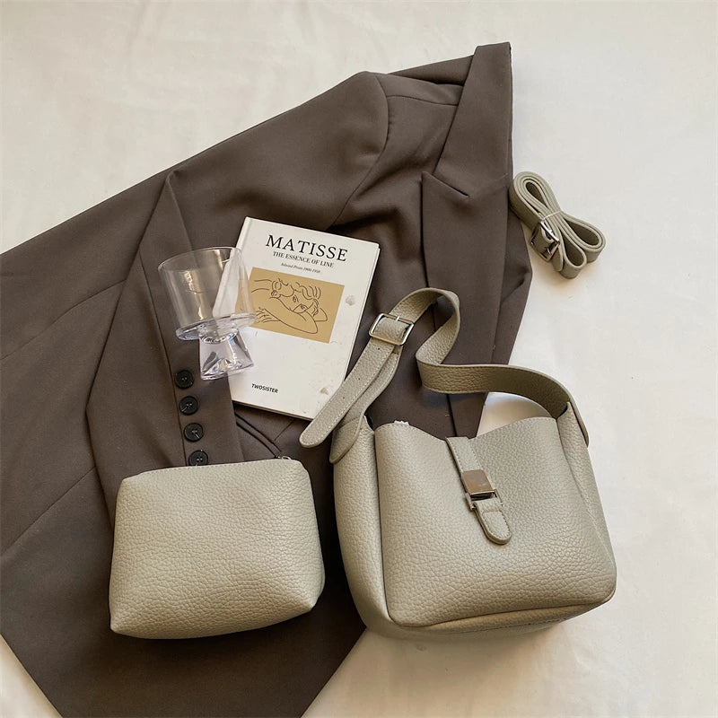 Saylor™ – Elegant bucket bag with a leather finish