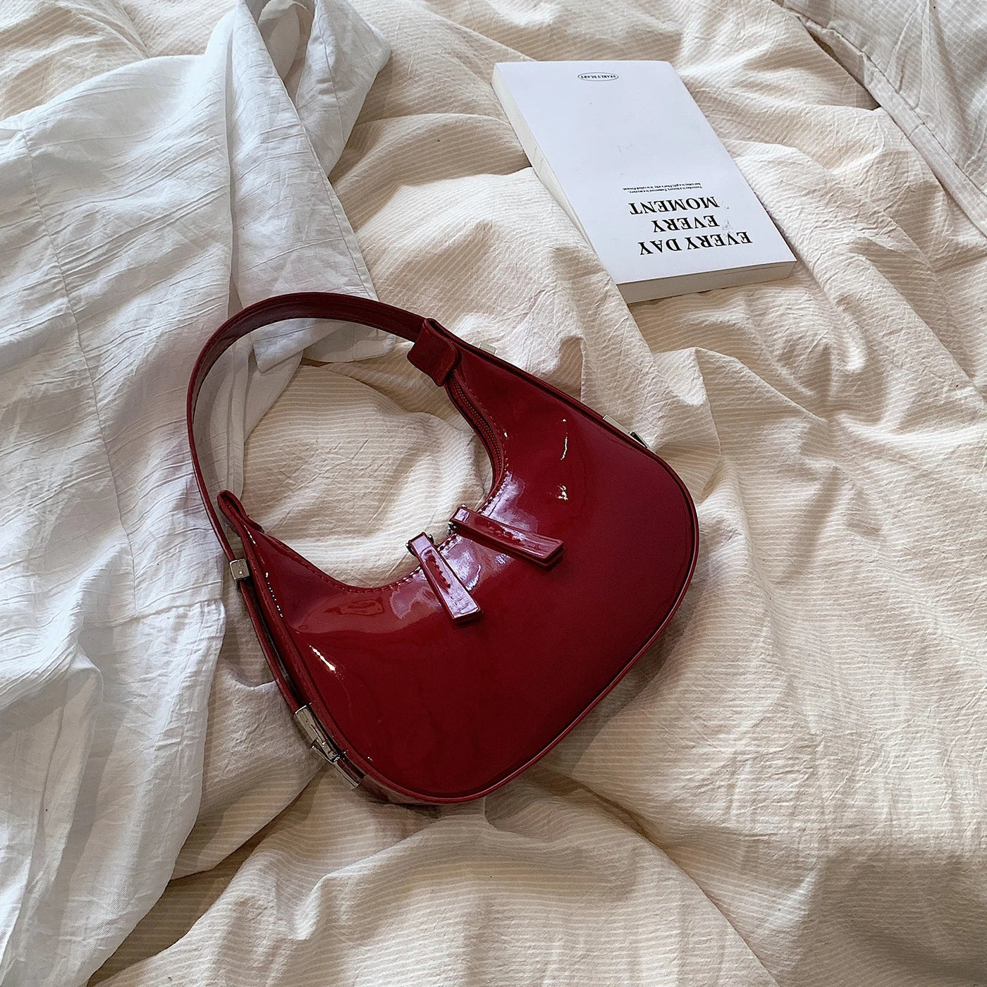 Sera - Vintage Crescent Bag