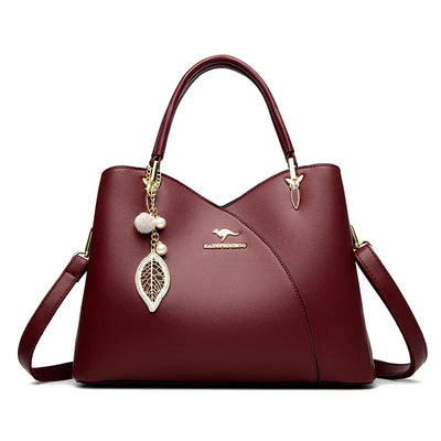 Oaklyn - Elegant black shoulder bag with fashionable pendants