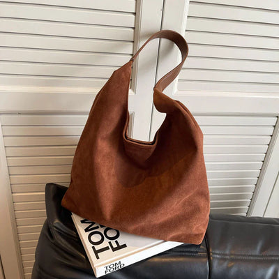 Emberlyn –Elegant, soft shoulder bag in a suede style