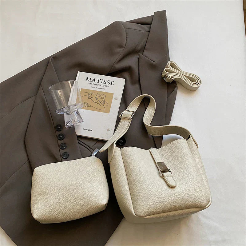 Saylor™ – Elegant bucket bag with a leather finish
