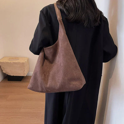 Emberlyn –Elegant, soft shoulder bag in a suede style
