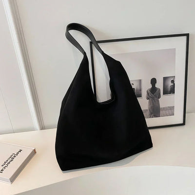 Emberlyn –Elegant, soft shoulder bag in a suede style