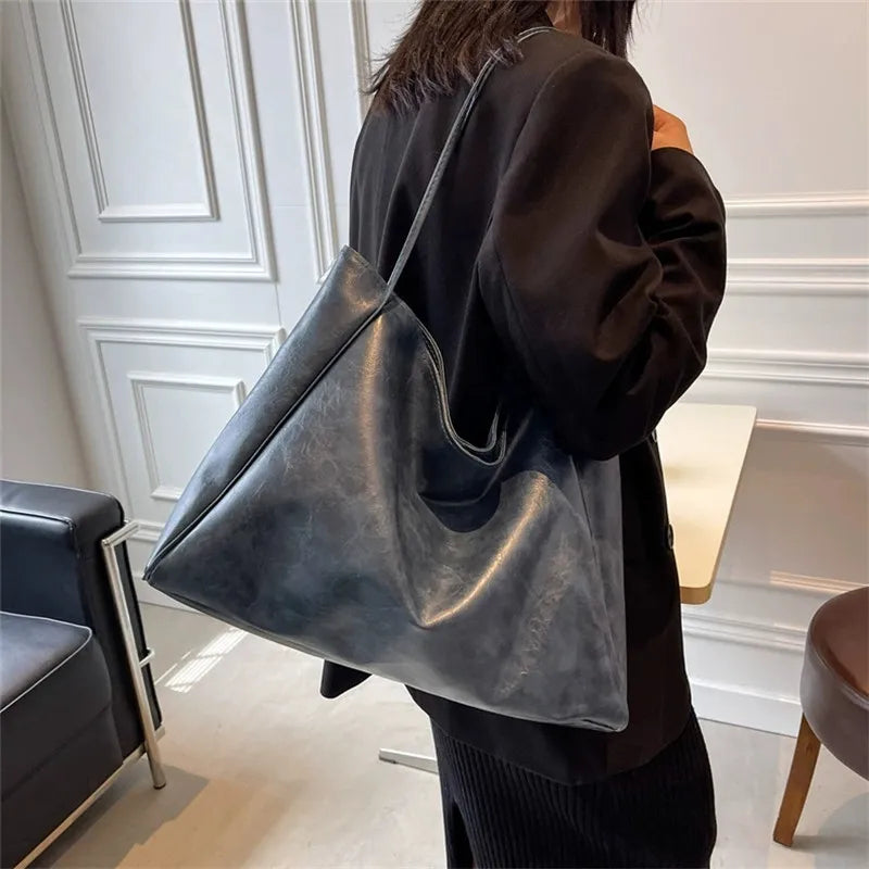 Capri™ - Elegant brown leather-effect tote bag