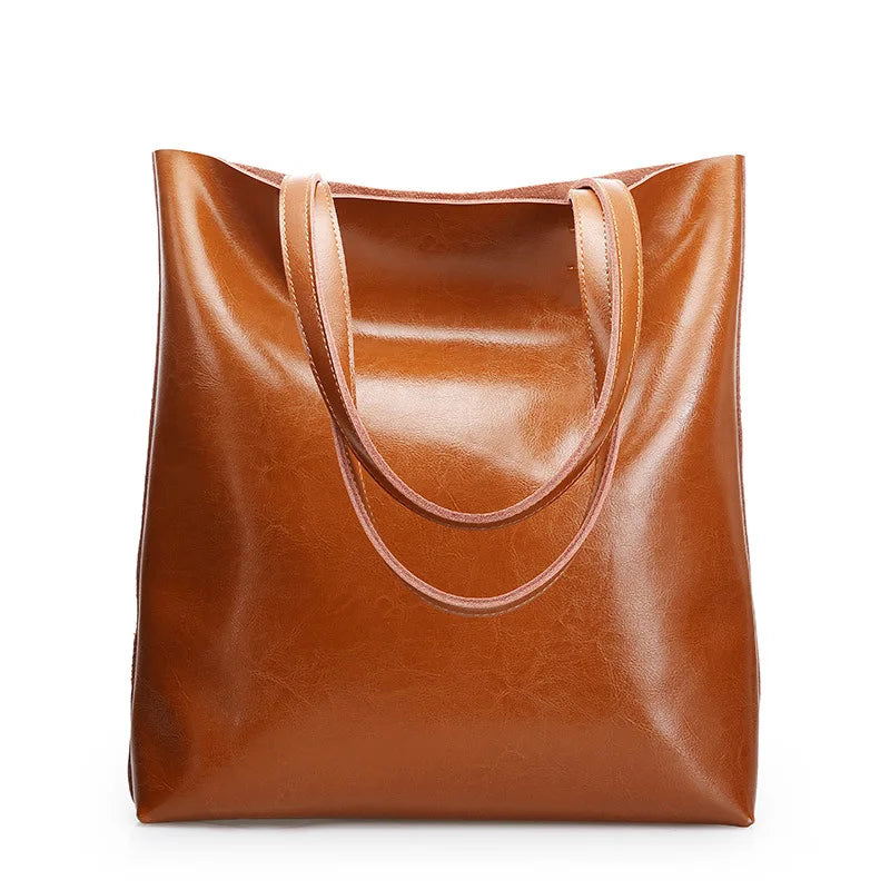 Celine - A classic tote bag in an elegant leather style