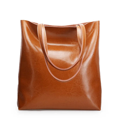 Celine - A classic tote bag in an elegant leather style